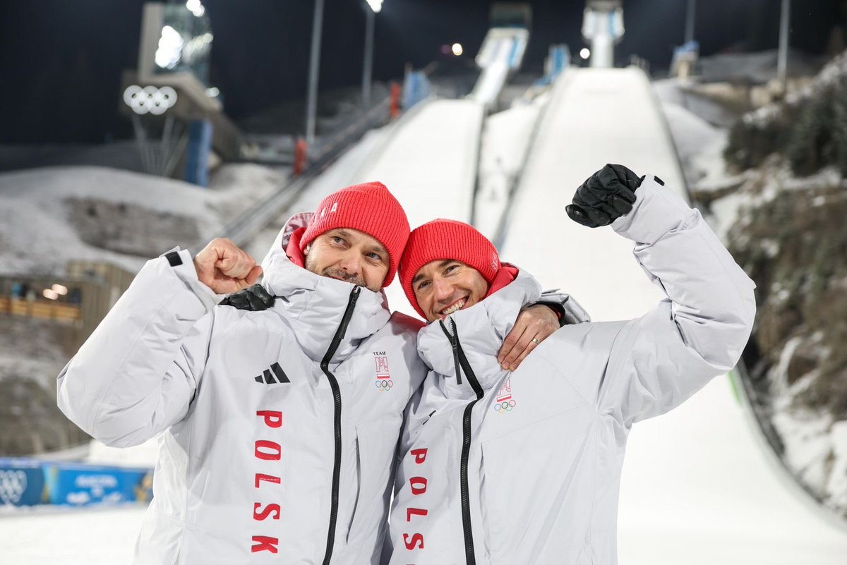 Igrzyska olimpijskie w Mediolanie i Cortinie d'Ampezzo były ostatnimi w bogatej karierze Kamila Stocha. 

Sześciokrotny olimpijczyk. Trzykrotny indywidualny złoty medalista, brązowy medalista w drużynie. Najbardziej utytułowany polski zimowy olimpijczyk w historii. 
🥇🥇🥇🥉