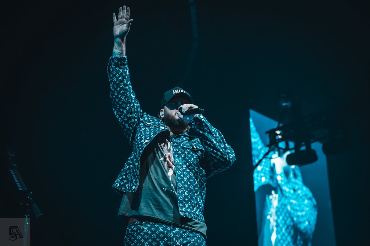 scottantcliffe's tweet photo. A few of my favourite images from photographing @JamesArthur23 at the @SheffieldArena recently! More images to follow in the coming days #jamesarthur #piscestour2026 https://t.co/hNHhqSPpcJ