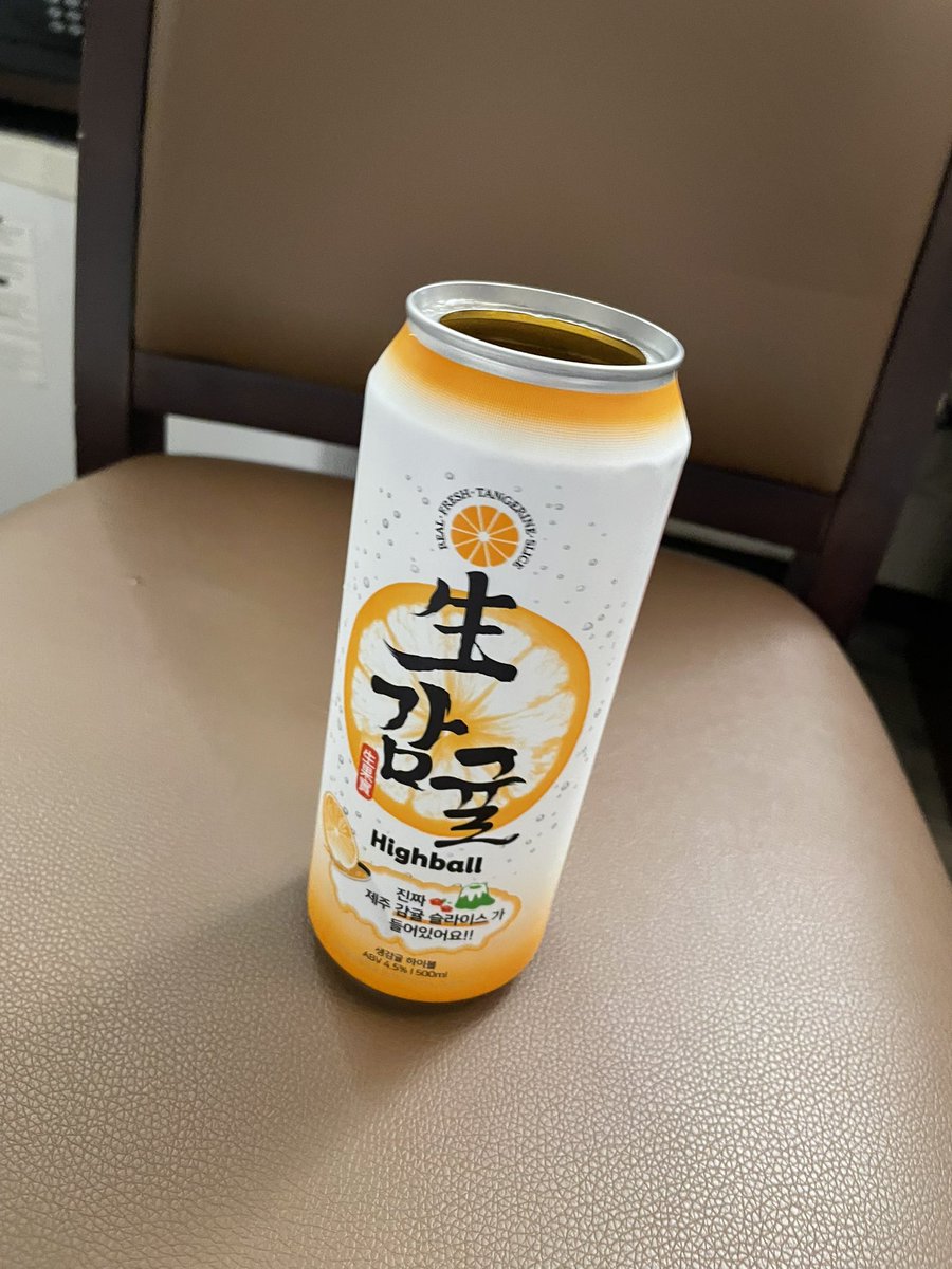aya1004tea's tweet photo. これ本当に美味しい😋
買って帰れば良かった、、、

＃生搾り？＃韓国 https://t.co/keJQW37OAF