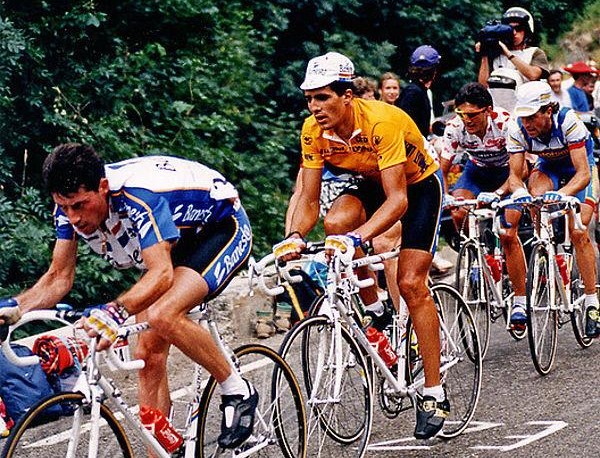 crstobalcabezas's tweet photo. 🔥 Bernard, Indurain, Leblanc y Chiappucci.

🚵 Tour de Francia de 1991.

#ciclismo #cycling #cyclisme https://t.co/Mct69dsjgV