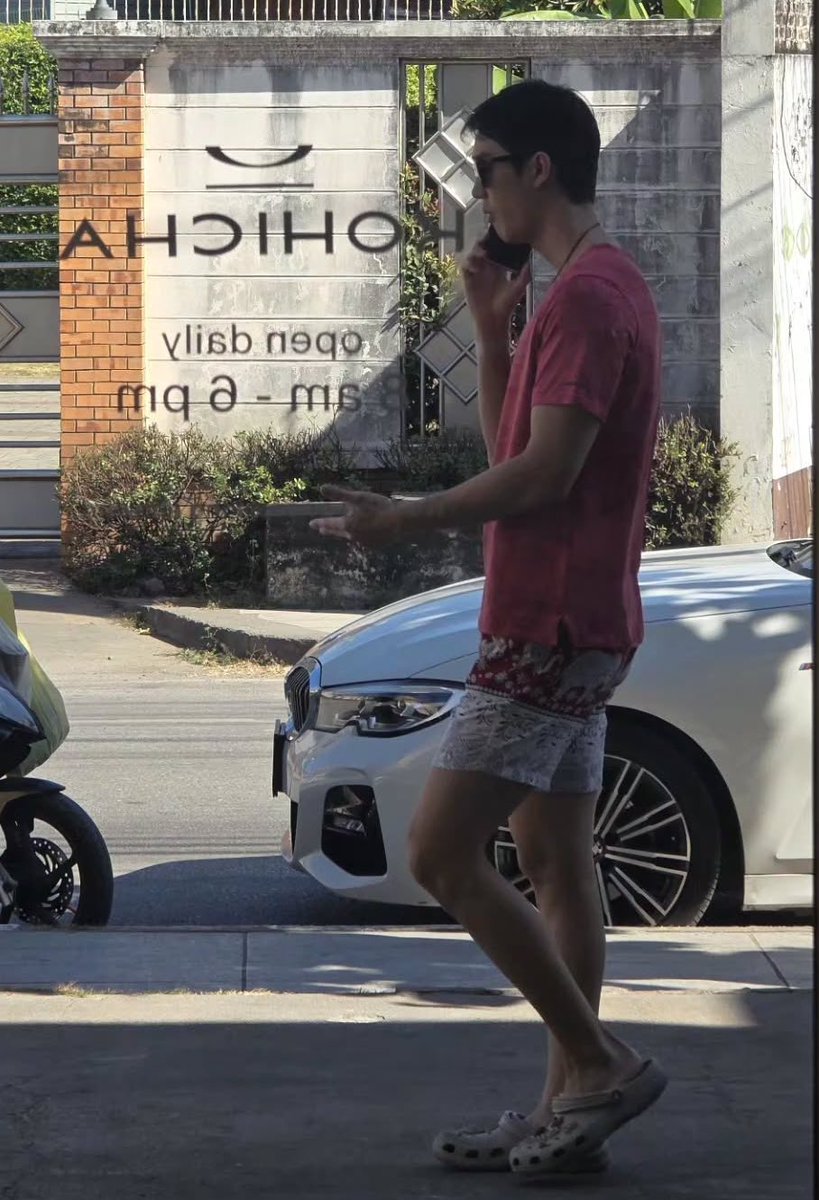 ถ้าไม่บอกใครจะไปรู้วะ ว่านี่คือ CEO Rowies coffee ใส่นาฬิกาเรือนละเป็นล้าน ขับเบนซ์ เช่าพระเครื่ององค์ละเป็นแสนๆ 🥹🥹🥹

#fforce_ <a href="/fforcejs/">ฟอสสึมิอาจแทนคุณได้</a>