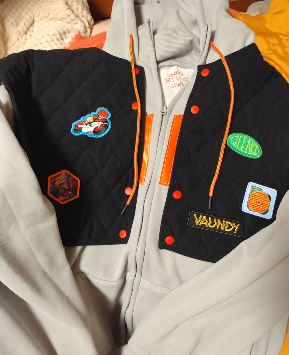 Vaundyのグッズたくさん買っちゃった🥰 かかった値段はちょーっと考え