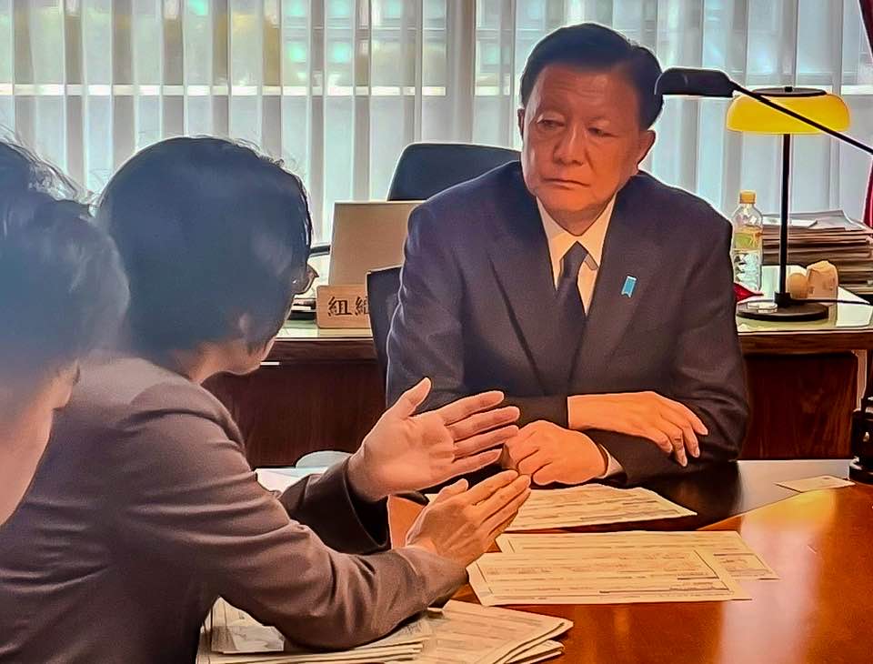 新藤　義孝 tweet media