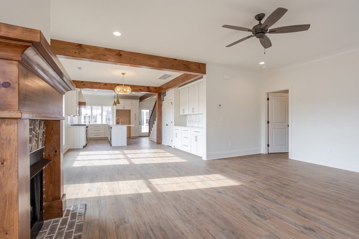 rlthomas83's tweet photo. 1031 Left Bank Dr✨

Cottage Collection 

https://t.co/2zhRU3qmL7 https://t.co/Ig91Bi4DO5