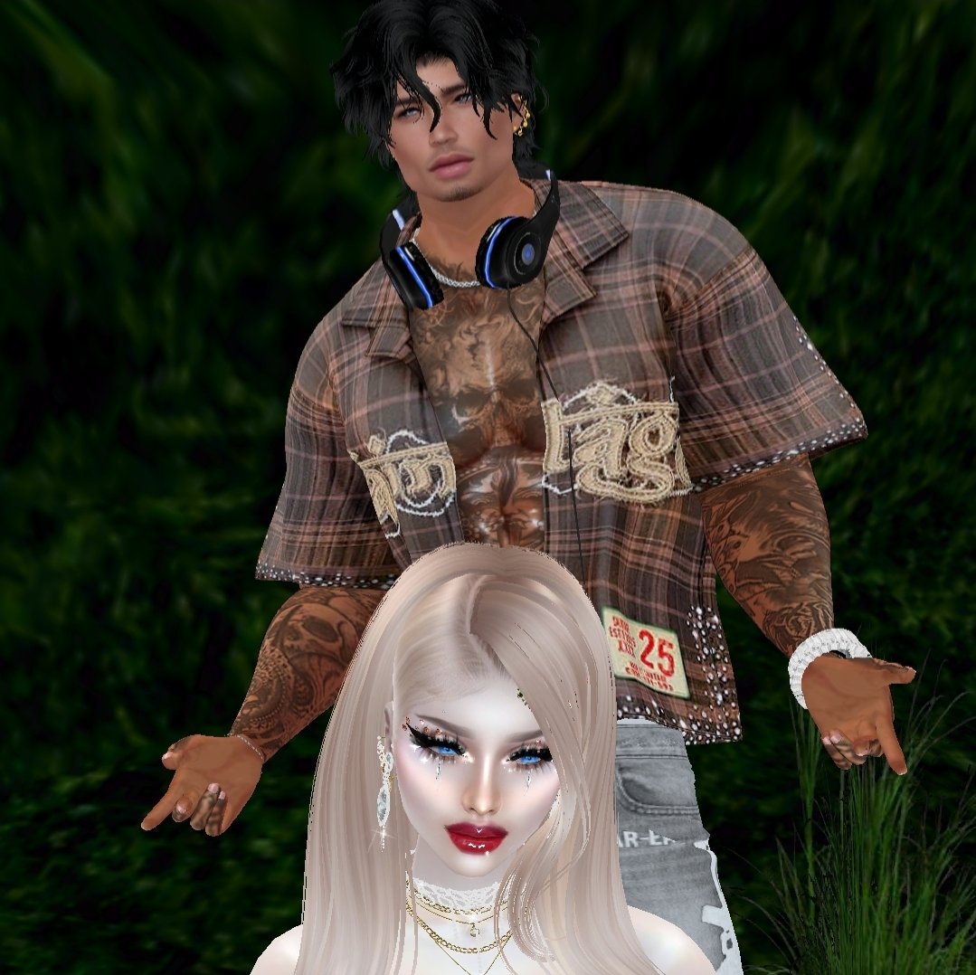 topdicasgames's tweet photo. Like tribal couple, were living with the nature around. https://t.co/glALlmORUQ