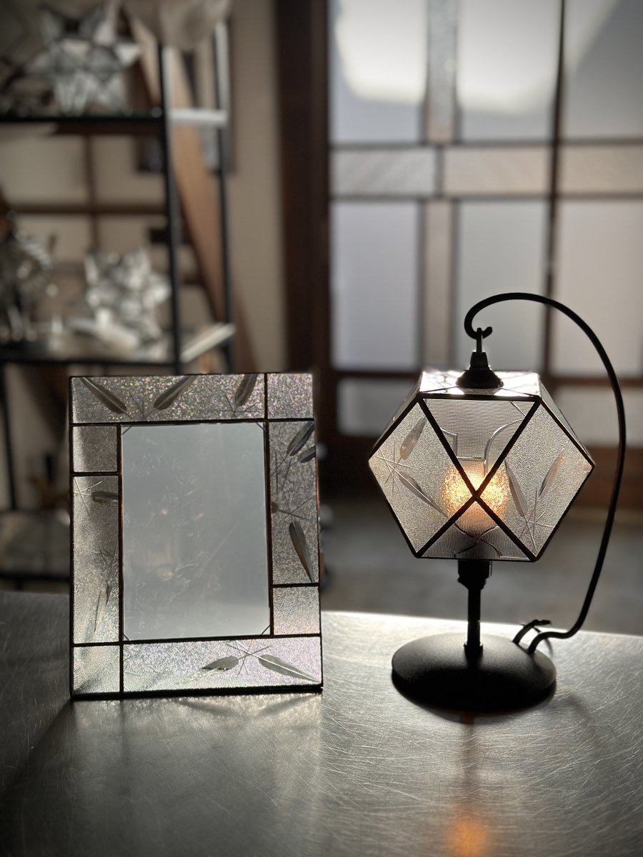 風に揺れる笹の葉。 その静かな音まで、閉じ込めたような光。 昭和