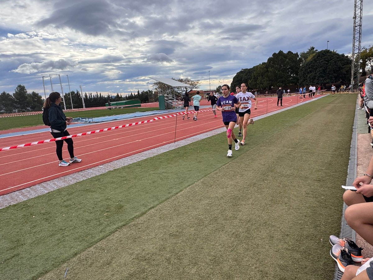 🗣️📢🆕 Nuestra alumna, 𝐀𝐥𝐛𝐚 𝐌𝐚𝐫𝐭𝐢́𝐧𝐞𝐳 𝐑𝐨𝐝𝐫𝐢́𝐠𝐮𝐞𝐳, se ha proclamado subcampeona 🥈🏆🏃‍♀️ regional en la categoría cadete femenino en la final de Campo a Través celebrada en Lorca.

¡Enhorabuena, Alba! 👏🔝👏🔝

Tu esfuerzo es un orgullo para el <a href="/iaxmurcia/">IES Alfonso X el Sabio</a>.