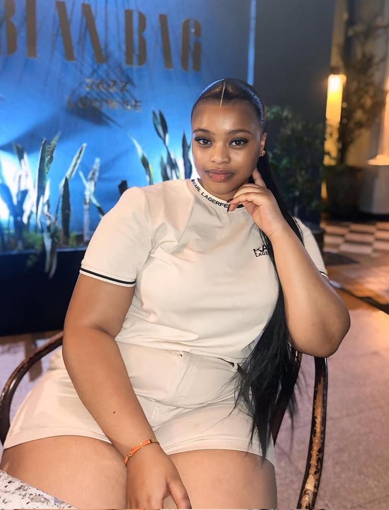 Sandile_Mbathar's tweet image. Sawubona baba , Unjani ?🙈