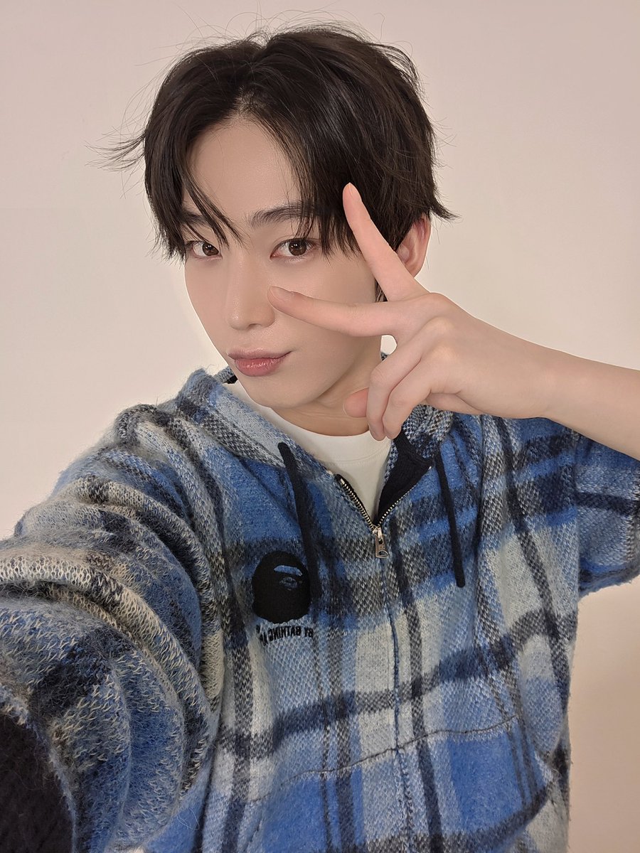 선우오빠 명품 입었네 (이분한테는 베이프가 명품입니다)