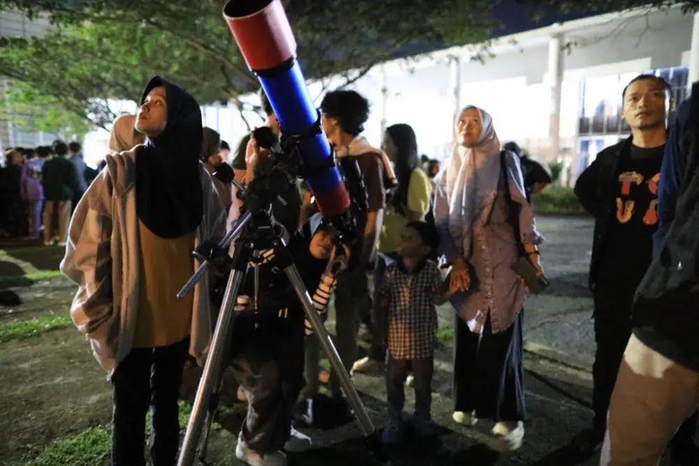 Dosen Kesayanganmu tweet media