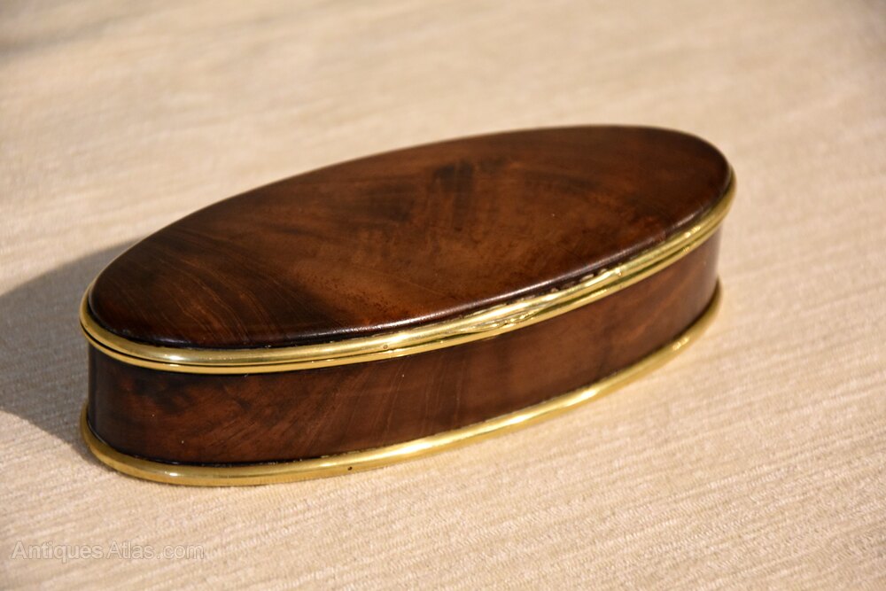 antiques_atlas's tweet photo. For sale on Antiques Atlas we have this Lovely Man Gift 🎁
18th Century Walnut Oval Table Snuff Box https://t.co/uJzVJDa2c3 #Antiques From Walton House Antiques Ltd #antiquetablebox #antiquesnuffbox  #snuffbox https://t.co/mqyqIaSKb4