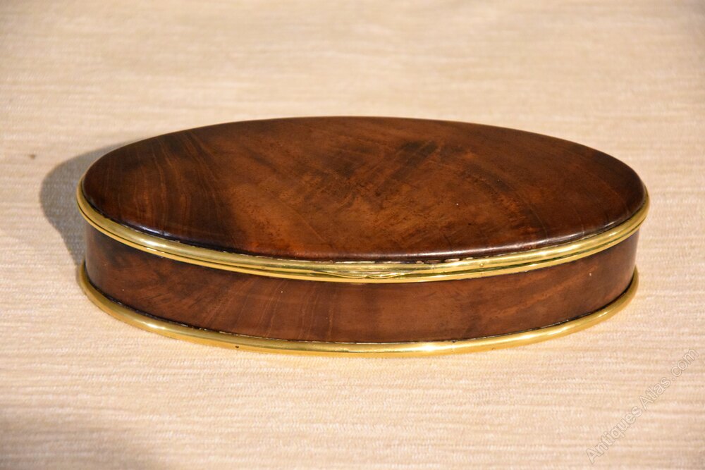 antiques_atlas's tweet photo. For sale on Antiques Atlas we have this Lovely Man Gift 🎁
18th Century Walnut Oval Table Snuff Box https://t.co/uJzVJDa2c3 #Antiques From Walton House Antiques Ltd #antiquetablebox #antiquesnuffbox  #snuffbox https://t.co/mqyqIaSKb4