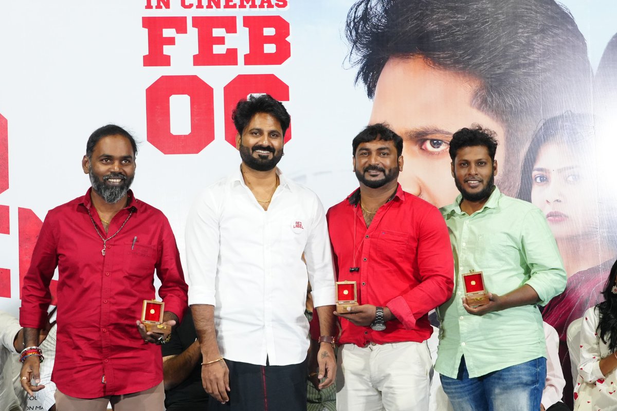 pro_udayi's tweet photo. Thank you, Producer Lenin Sir, for appreciating our PR work and giving us the gift🙏❤️

#RedLabel #RedLabelMovie https://t.co/UAEZe881R1