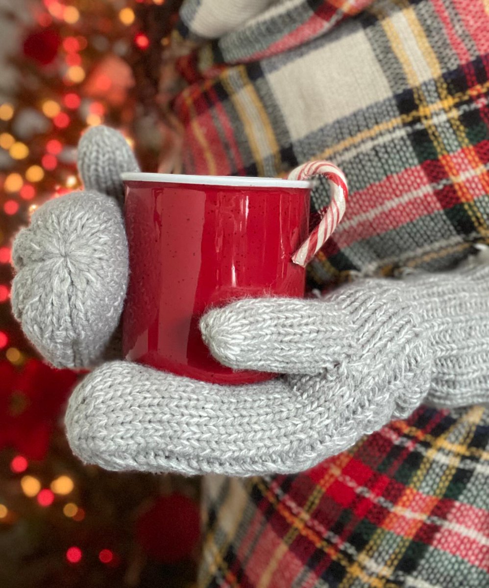 The cold never bothers us anyway! Not when we can wear the perfect mittens 😍✨

🔗 Shop now at justccozy.ca

#justcozy #shopjustcozy