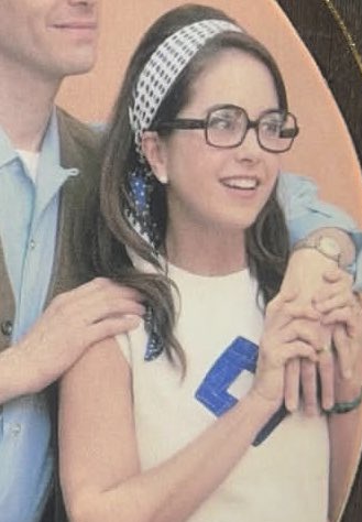 NicoleNickyV's tweet photo. Hoy es un día mega especial se cumplen 46 años de carrera de una niña que soñaba con ser una gran, gran , gran estrella 🌟 y lo cumplió porque ella siempre supo que No hay imposibles  Lucero gracias por tu arte gracias por iluminar a tu público LUCERO 46 CONTIGO 
#LuceroContigo https://t.co/V4pQjDAGNZ