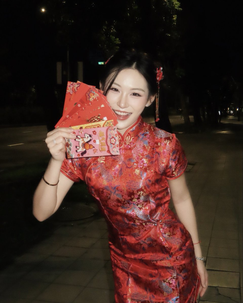 SaraSupatsara tweet media