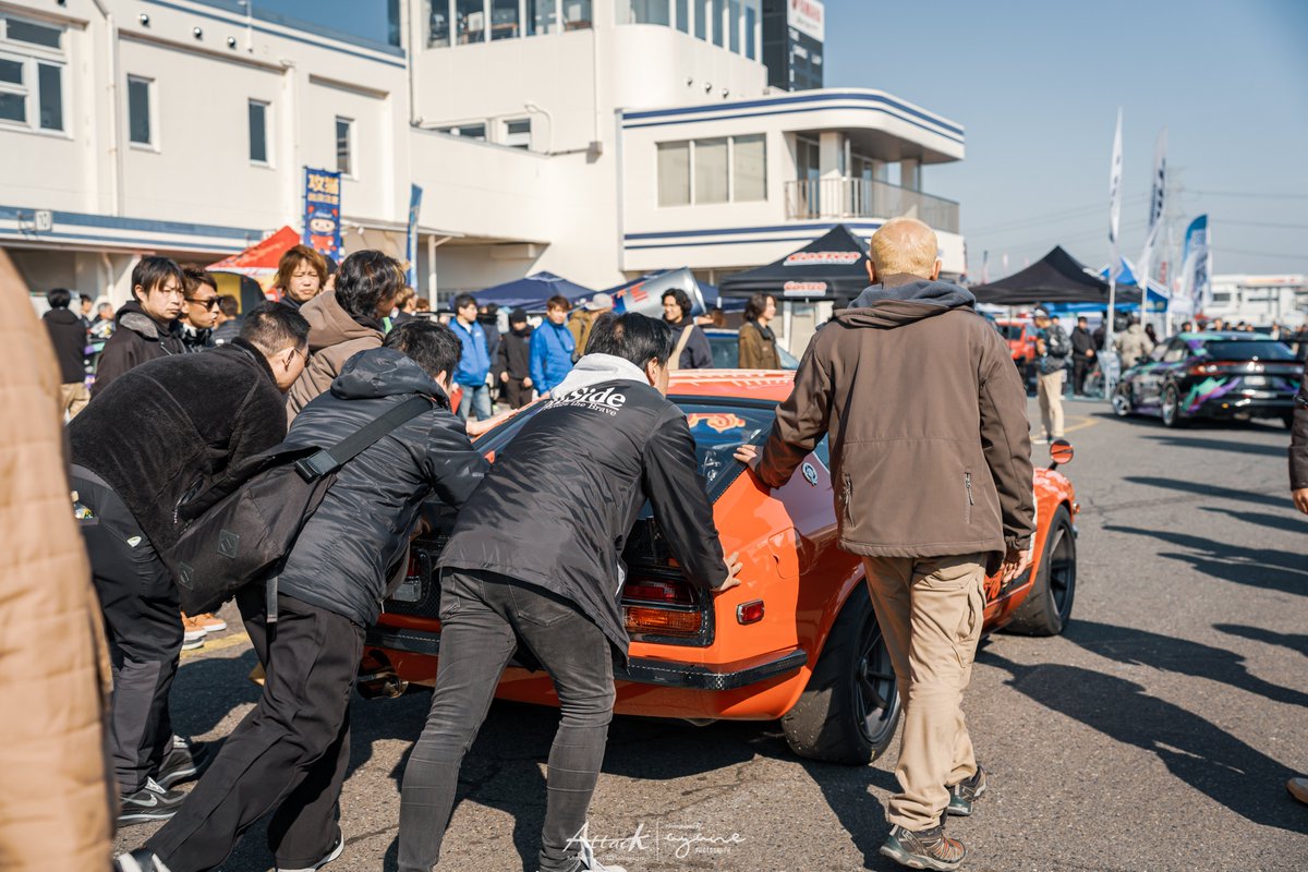 あやね tweet media