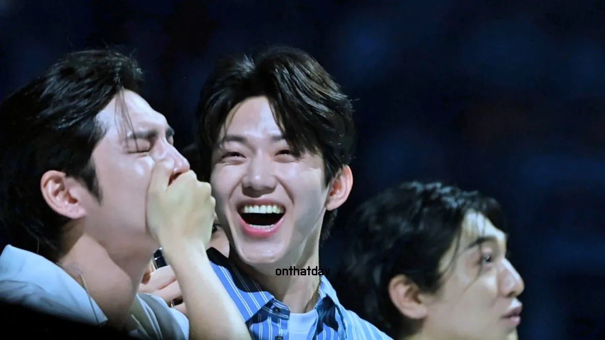 dopilllthinker's tweet photo. wonpil: emotional breakdown
dowoon: best comedy show ever https://t.co/YEdxfDj4Fy