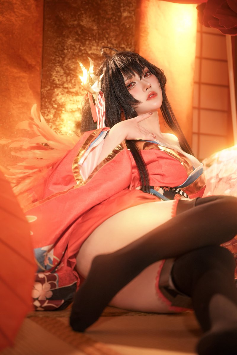hasu_1910's tweet photo. Gong Xi Fa Cai🧧🧨

#taihou 
#cos 
#azurlane https://t.co/qtB0GVato1