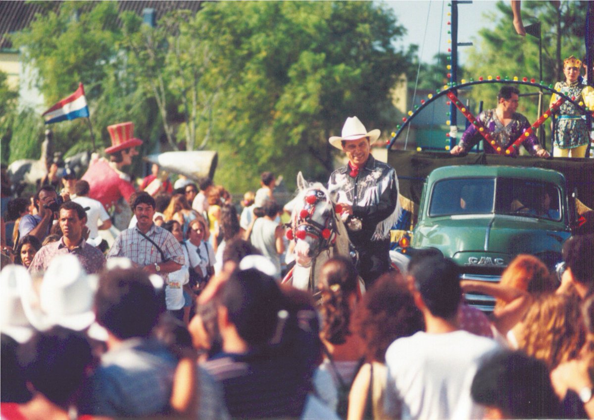 o desfile que eu queria ver hoje