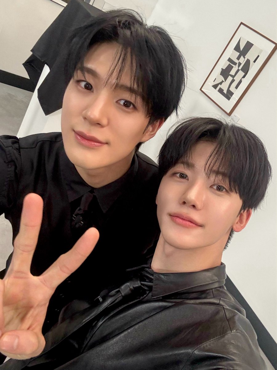 Both Choices

#NCTJNJM #BOTHSIDES
#NCTJNJM_BOTHSIDES