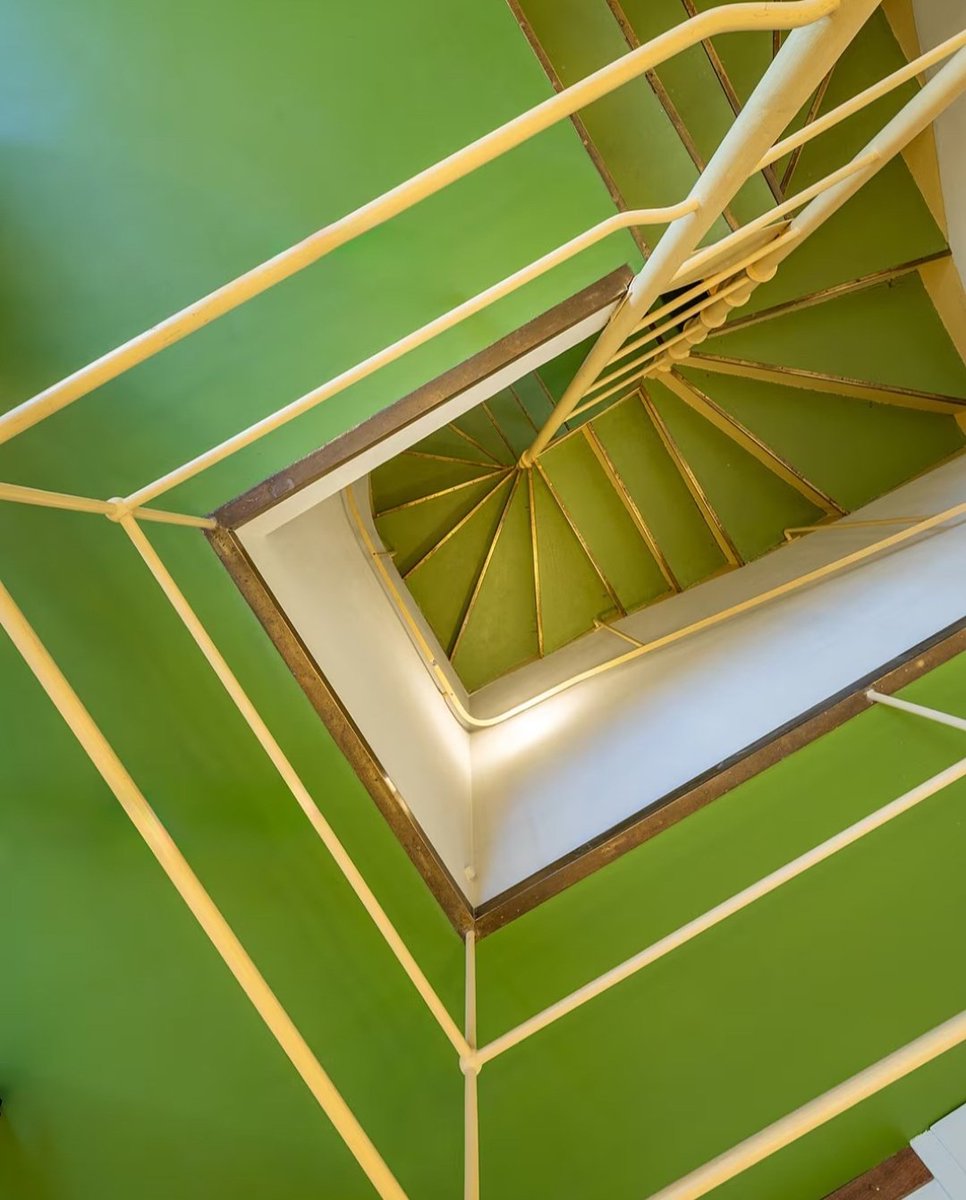 M_B_art's tweet image. Po rozsáhlé rekonstrukci se veřejnosti otevře ikonická vila Beer ve vídeňské čtvrti Hietzing, která prošla několikaletou rekonstrukcí.
Vila je spojená s arch. vídeňské moderny Josefem Frankem. Den otevřených dveří proběhne v neděli 8. 3. 2026, od 11. 3. zběžný provoz. #architect