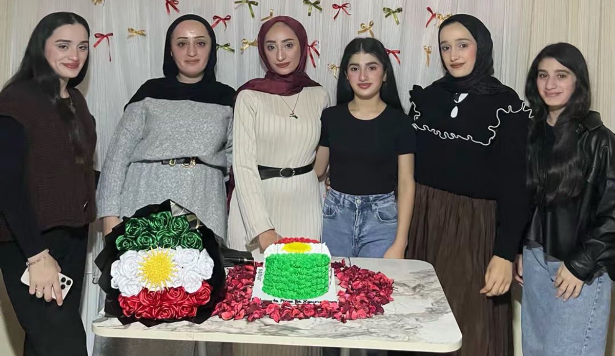 Zeynep Akcan İstanbul Sancaktepe’de yaşıyor

Aile boyu hepsi bölücüler sosyal medya üzerinden Paçavra ile paylaşımlar yapıp Türklere hakaret ediyorlar