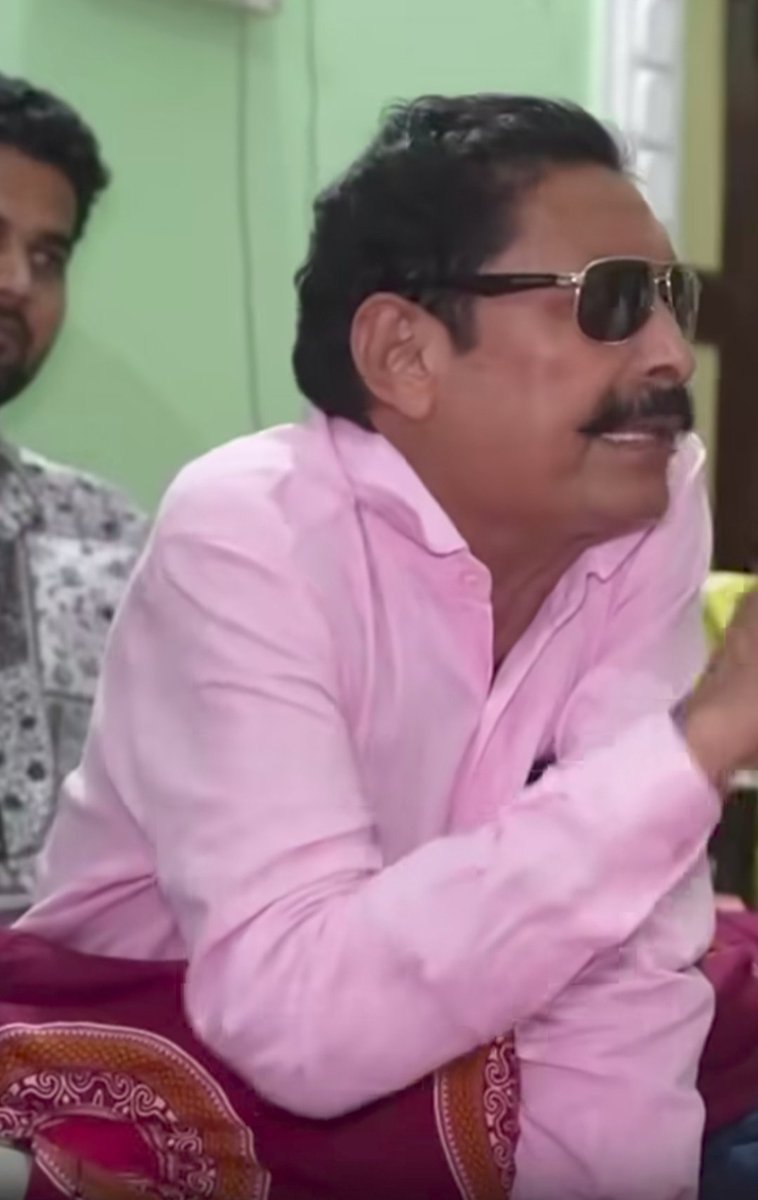 सोनू सूद ने अनंत सिंह की तारीफ की बोले वह मुझे बहुत अच्छे लगते हैं बिहार में बहुत फेमस है वो जो है वही कैमरा के सामने बोलते हैं कुछ छुपाते नहीं
पत्रकार बिहार के अंदर बहुत अपराध बढ़ गया अनंत अपराध कहां से रूकेगी अभी हम तुमको मार दे तो सरकार क्या कर लेगी 
आप लोगों को अनंत कैसे लगते