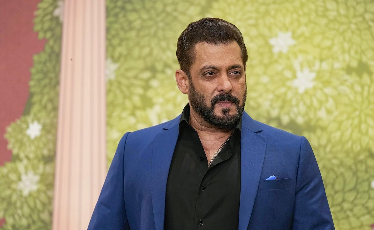 Indian_Analyzer's tweet photo. 🚨 BREAKING: Salman Khan Blackbuck Case Judge Steps Aside

Rajasthan HC judge recuses from 1998 poaching appeal; matter now goes to CJ for new bench assignment.

~ Another twist in a case shadowed by constant threats &amp; Bishnoi gang warnings. Fear is real💀 https://t.co/J19i1xhG7Z