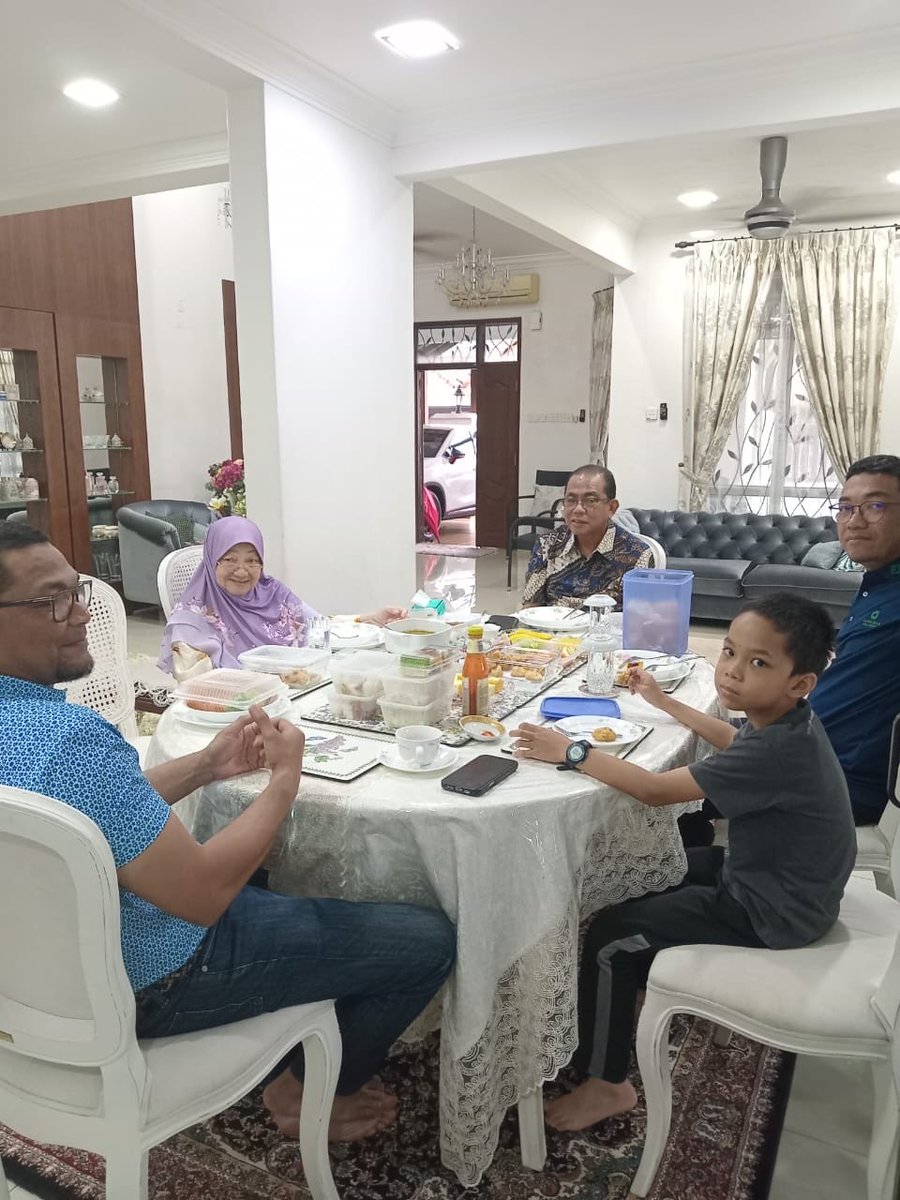 Occasional visit to my mother especially before the start of Ramadhan/ ke rumah ibu sebelum bermulanya Ramadhan #khalednordinmindef