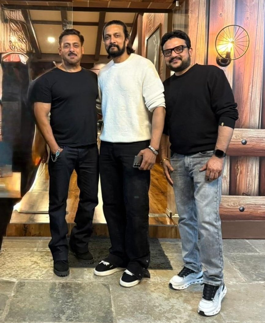 Latest pic : Megastar #SalmanKhan with #KicchaSudeep 🔥 #BattleOfGalwan.