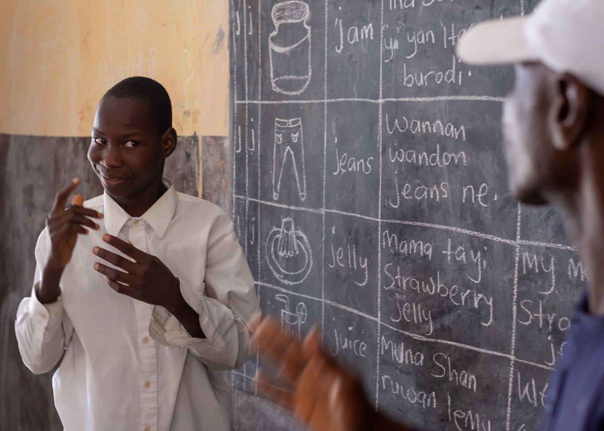 UNICEF_Nigeria's tweet image. Learning time is fun time for children at the Borno Special School in Maiduguri, northeast #Nigeria 

With #TARL, we’re strengthening foundational literacy and numeracy for children using alternative communication methods.

Thanks to @FCDOGovUK #PLANE for support!