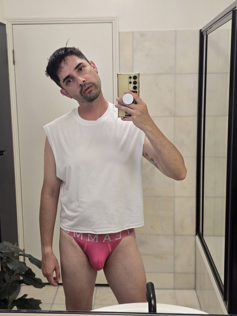 Alejandro tweet media