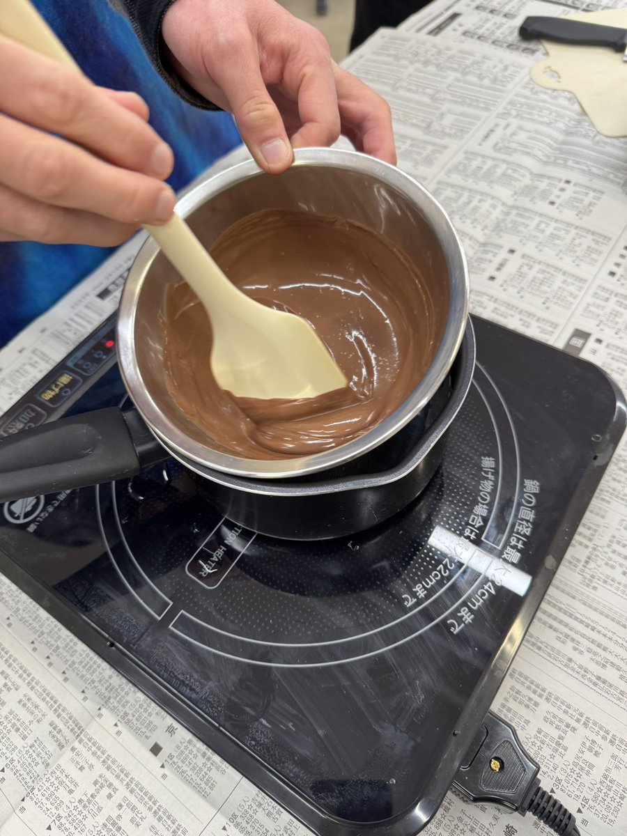 knocks_gifu's tweet photo. マシュマロポップコーンチョコと
 餃子の皮のキッシュを作りました✨✨
甘い×しょっぱいで幸せ時間💕
簡単なのに満足感◎

＃就労移行　＃ノックス岐阜　＃バレンタインデー https://t.co/fst7rU4LV8