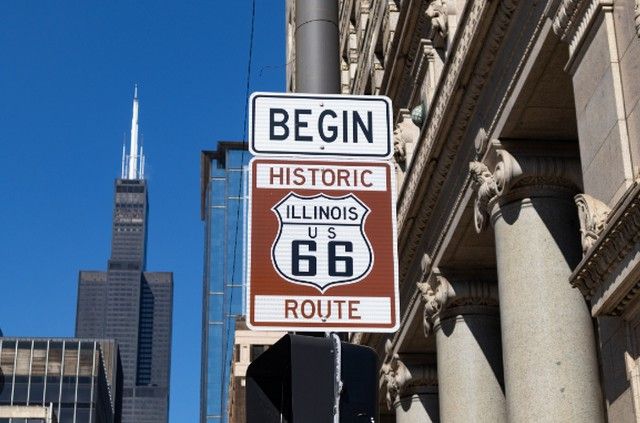 Destination USA : la route 66 fait le break à Chicago. Pour célébrer le centenaire de la Route 66 en 2026, la ville de Chicago vient de franchir une éta... laquotidienne.fr/destination-us…