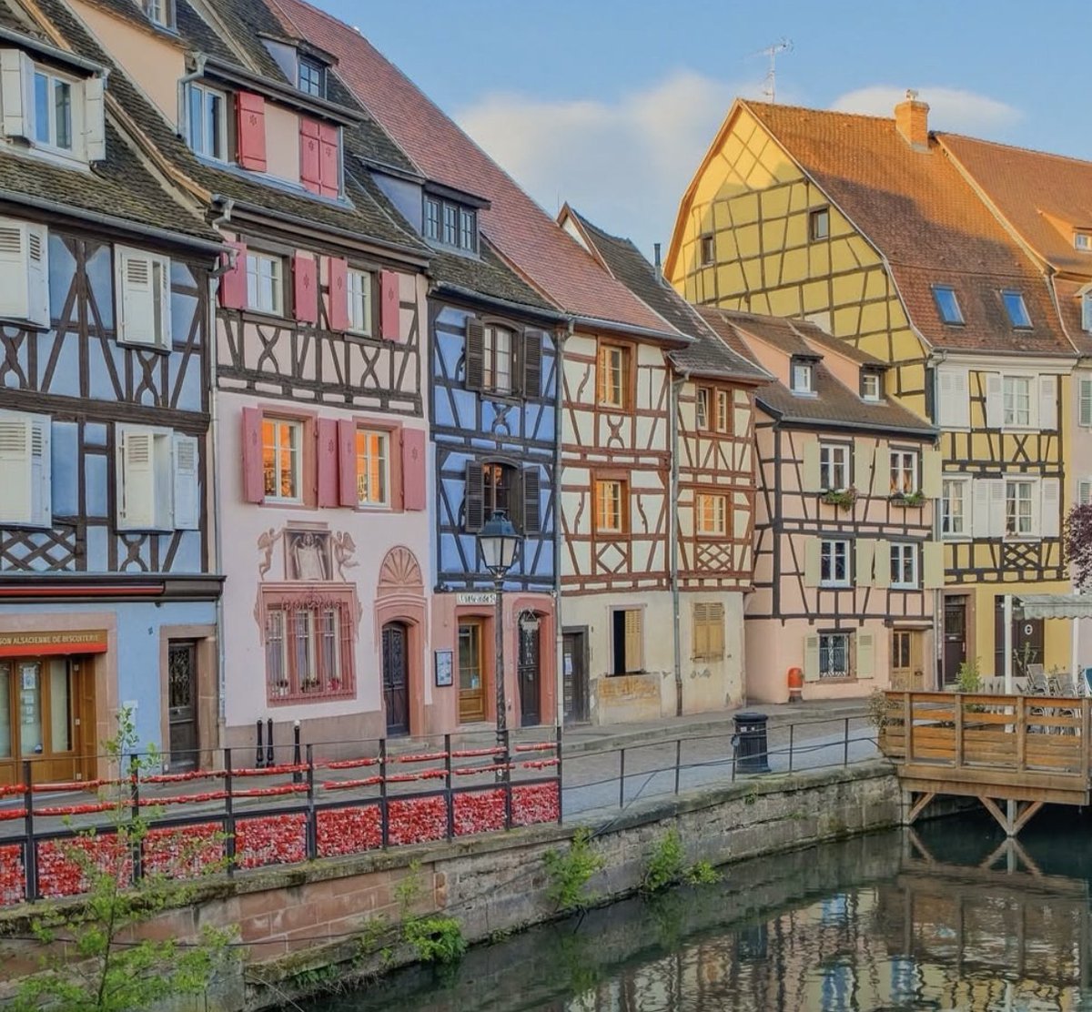 LMPositif's tweet photo. 🇫🇷 Magnifique vue sur Colmar ! Bonne journée à tous ! 🍀

📸 anthony_bdls https://t.co/64db0M3ICG