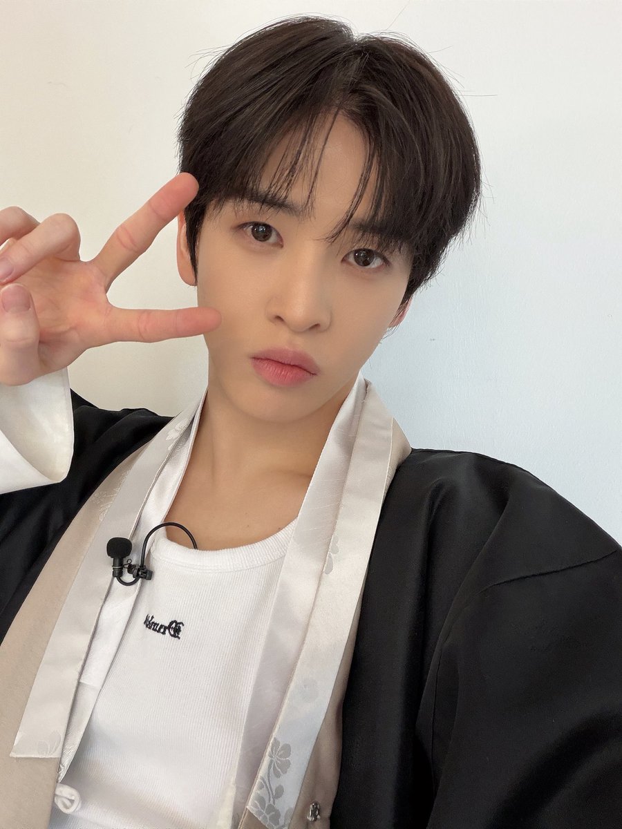 러비티~ 새해 복 많이 받으세요! 🐴
#앨런 #ALLEN