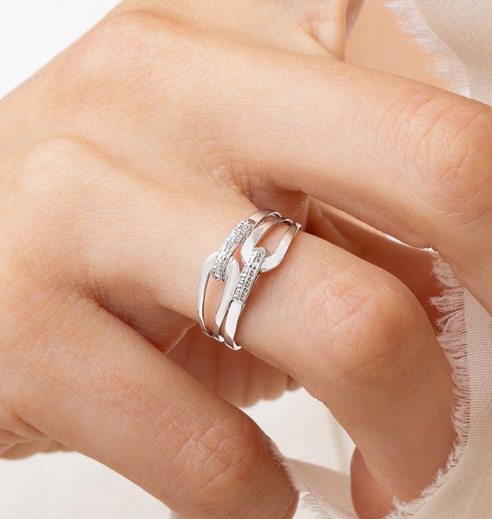 J'ai attrapé un coup de soleil, un coup d'amour un coup de "je t'aime".

Pourquoi je suis pauvre 😭 😭 😭 😭 😭

Je suis tombée amoureuse