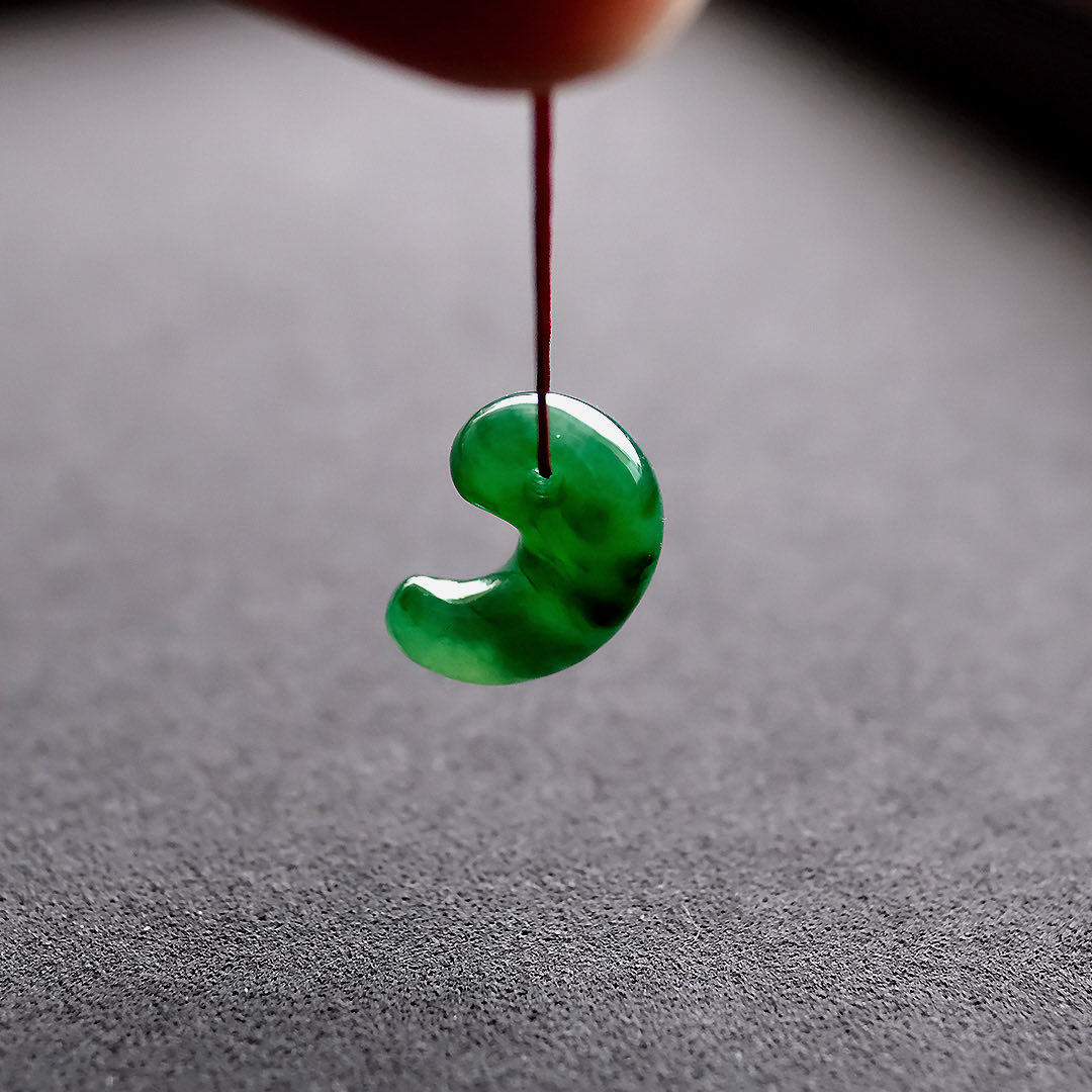 jadeite_joytec's tweet photo. ついに完成❗️
高品質な翡翠勾玉、誕生✨
ろうかん輝き、そして麗しいツヤ。
制作された原石と共に。
これぞ究極の芸術品です。
20日(金)翡翠ナイトで登場します❗️
#翡翠 #勾玉 #ろうかん #芸術 #翡翠ナイト #原石 https://t.co/KCPh7UZRgT