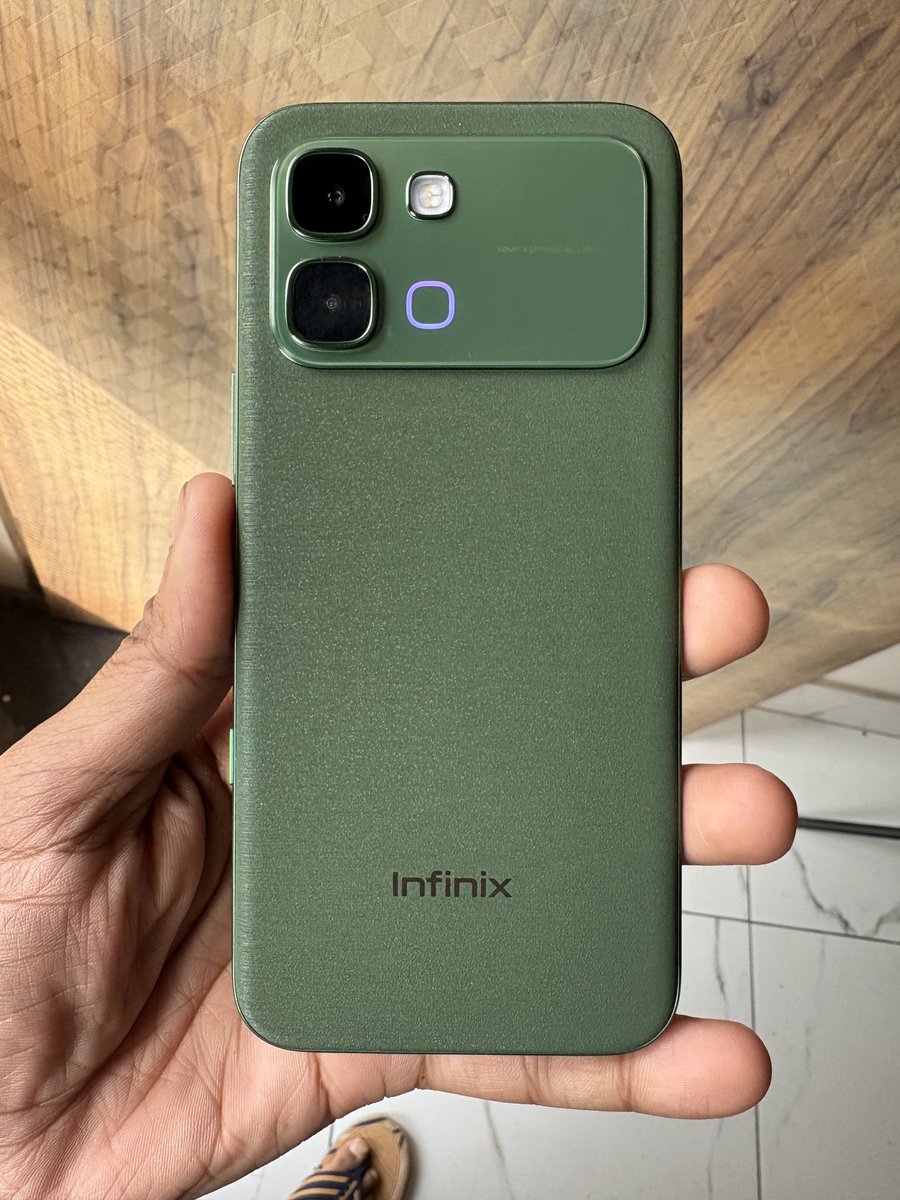 ShubhamTech458's tweet photo. Infinix Note Edge 5G Back Design  #InfinixNoteEdge #AllRoundPower #XOS16 https://t.co/q8mC31Zg9D
