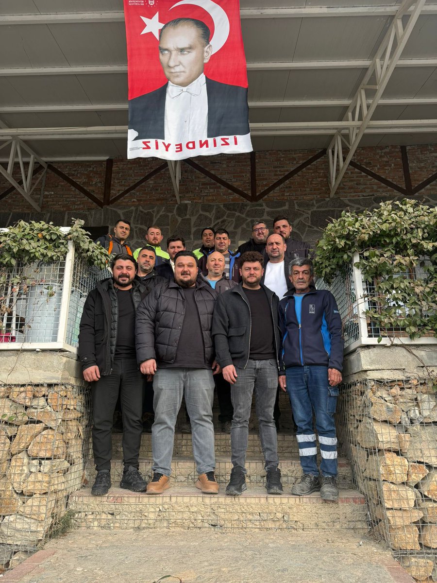 hizmetisbursa2's tweet photo. 📍 BUSKİ İznik 

Şube Başkan Yardımcılarımız Ali TETİK, Semih ÖZDEMİR, Mesut ÖZER ve İşyeri Temsilcimiz ile birlikte; BUSKİ İznik Şantiyesi’nde görev yapan değerli işçi ve emekçi arkadaşlarımızı ziyaret ederek görüş alışverişinde bulunduk.

Emekleri ve katkıları için tüm çalışan emekçi arkadaşlarımıza teşekkür eder, kazası belasız, sağlıklı ve huzurlu çalışmalar dileriz.