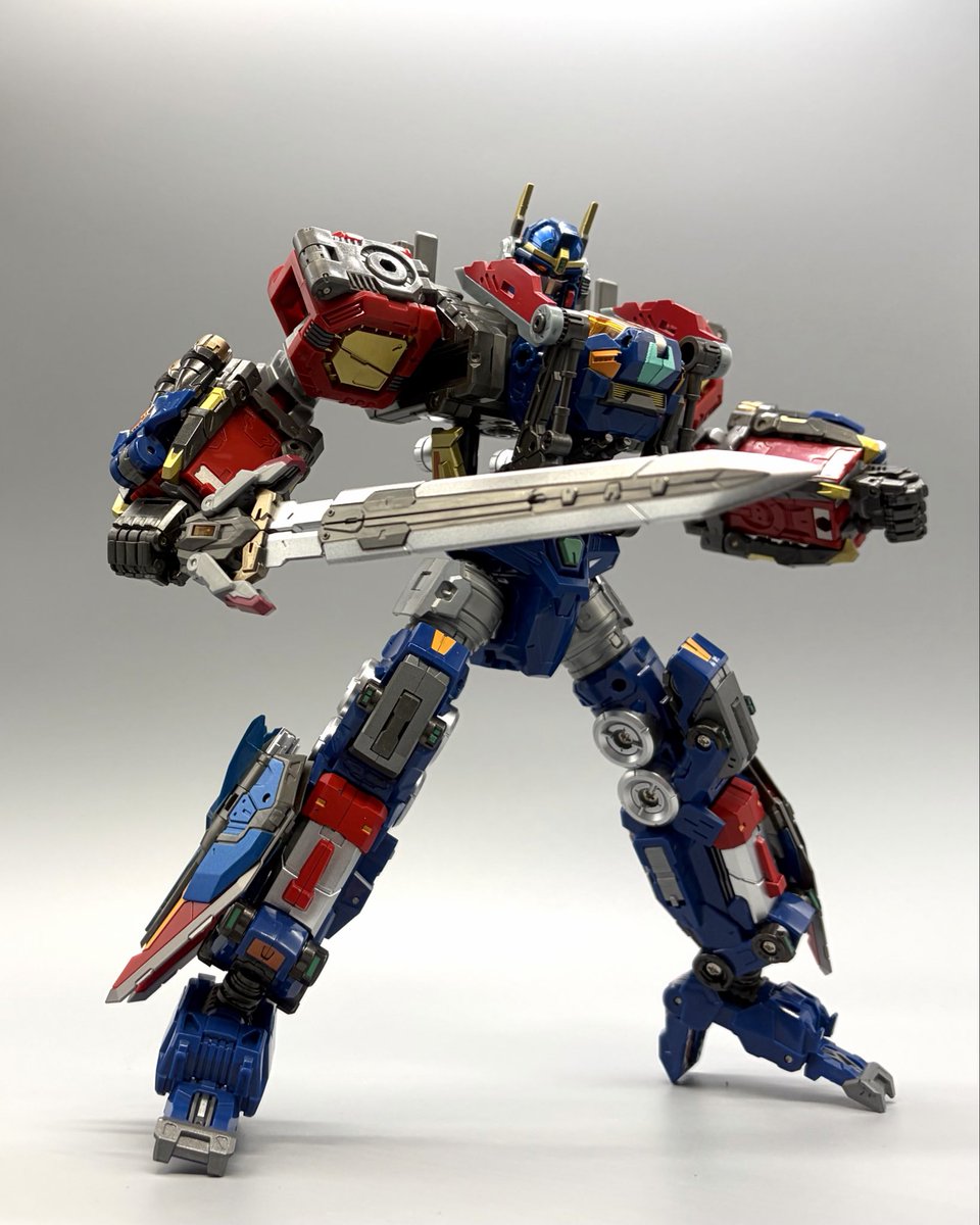 ダイアクロン 「バトルコンボイ・ナイトスタイル」 久しぶりにGXソード