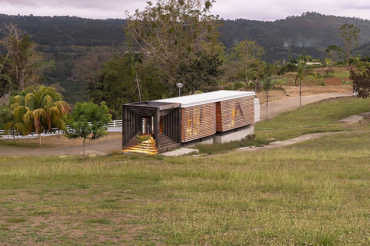 Architizer's tweet photo. House for a Father drew inspiration from the enduring bond between a parent and the children: https://t.co/aQvS1CiAvJ

📍Misamis Oriental, Northern Mindanao, Philippines #ArchitizerAwards
Project by: EUDO - Edwin Uy Design Office https://t.co/2jGckWzmkF