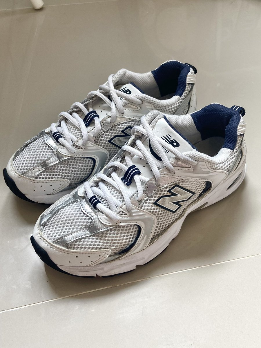 plmtne's tweet photo. ส่งต่อ! รองเท้า new balance 530 sg ของแท้♡
size 38 (24 cm) ซอฟเดิม ตำหนิตามรูปเลยนะคะ
🎀 1150฿ free shipping

#stylist_shop #cintage #ส่งต่อเสื้อผ้า #ส่งต่อรองเท้า #รองเท้าวิ่ง #รองเท้าผ้าใบ #newbalance #รองเท้าnewbalance https://t.co/zLddLHJeDx