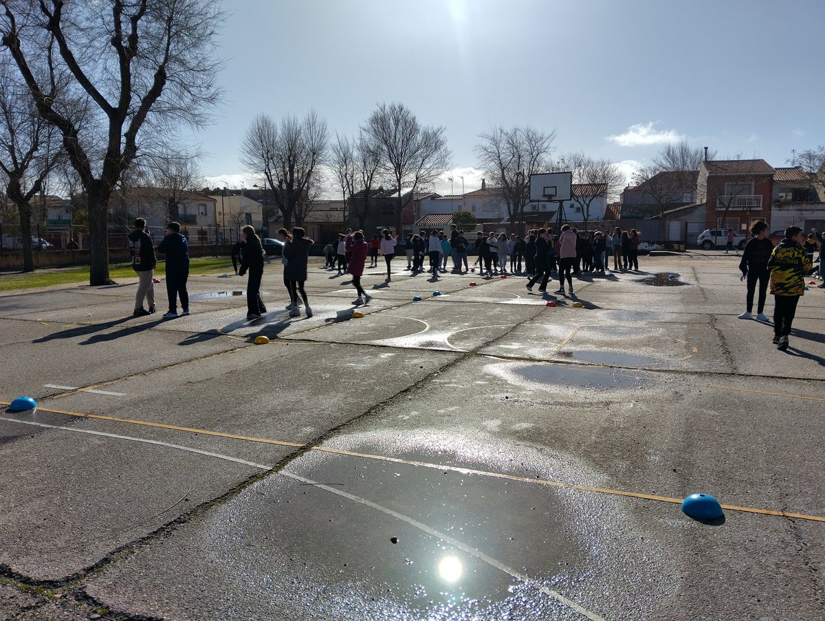 Recreos en los que este año también pueden participar en la liguilla de balón prisionero. 
¡¡Y mañana más novedades!!