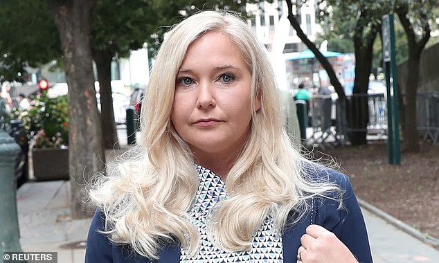 Sansürlenen Gerçekler: Epstein Dosyalarında Giuffre Detayı

🌐 Dijitalin XQ nabzı.

Virginia Giuffre’nin ölümüne dair nedenler ve en yakın sırdaşından gelen özel e-postalar, Epstein dosyalarında kısa süreliğine görünür oldu; ardından hızla sansürlendi.
Yanlışlıkla yayımlanan bu