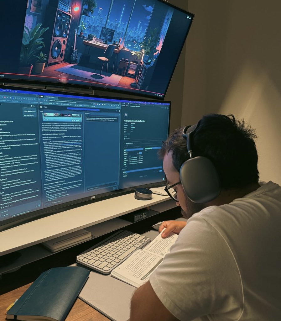 HackWithAlex's tweet photo. Balancing Hacking, study, and life isn't always easy gotta keep showing up.
One day I'll share why, even with a full-time dev job, I still choose hacking.
#DevEngineeredWithAlex #SoftwareEngineering
#LateNightCoding #Hackerforhire #PrivateInvestigator #TechJourney https://t.co/IkqQ4kmxYZ