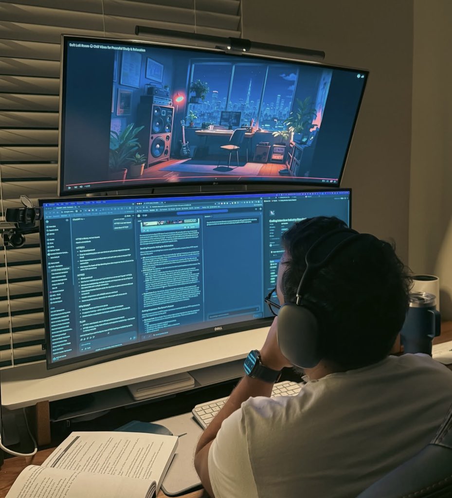 HackWithAlex's tweet photo. Balancing Hacking, study, and life isn't always easy gotta keep showing up.
One day I'll share why, even with a full-time dev job, I still choose hacking.
#DevEngineeredWithAlex #SoftwareEngineering
#LateNightCoding #Hackerforhire #PrivateInvestigator #TechJourney https://t.co/IkqQ4kmxYZ