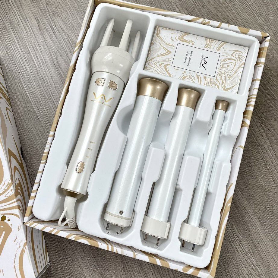 yoxrgravity's tweet image. ส่วนตัวมีทั้ง 2 แบรนด์ ถ้าลอนอัตโนมัติแบบซื้อแล้วคุ้มเชียร์ vivid&amp;amp;vogue ค่า 🤏🏻 รุ่น 3 หัว ตัวเดียวจบ แกน 13/26/32mm แล้วแต่อารมณ์ เปลี่ยนหัวง่าย ทำง่ายมาก เดี๋ยวนี้ไม่แพงแล้วด้วย