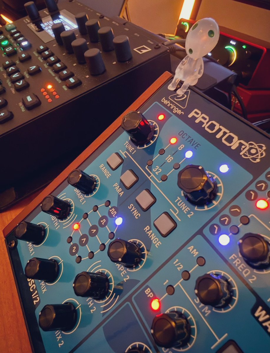 Deconstruct tweet media